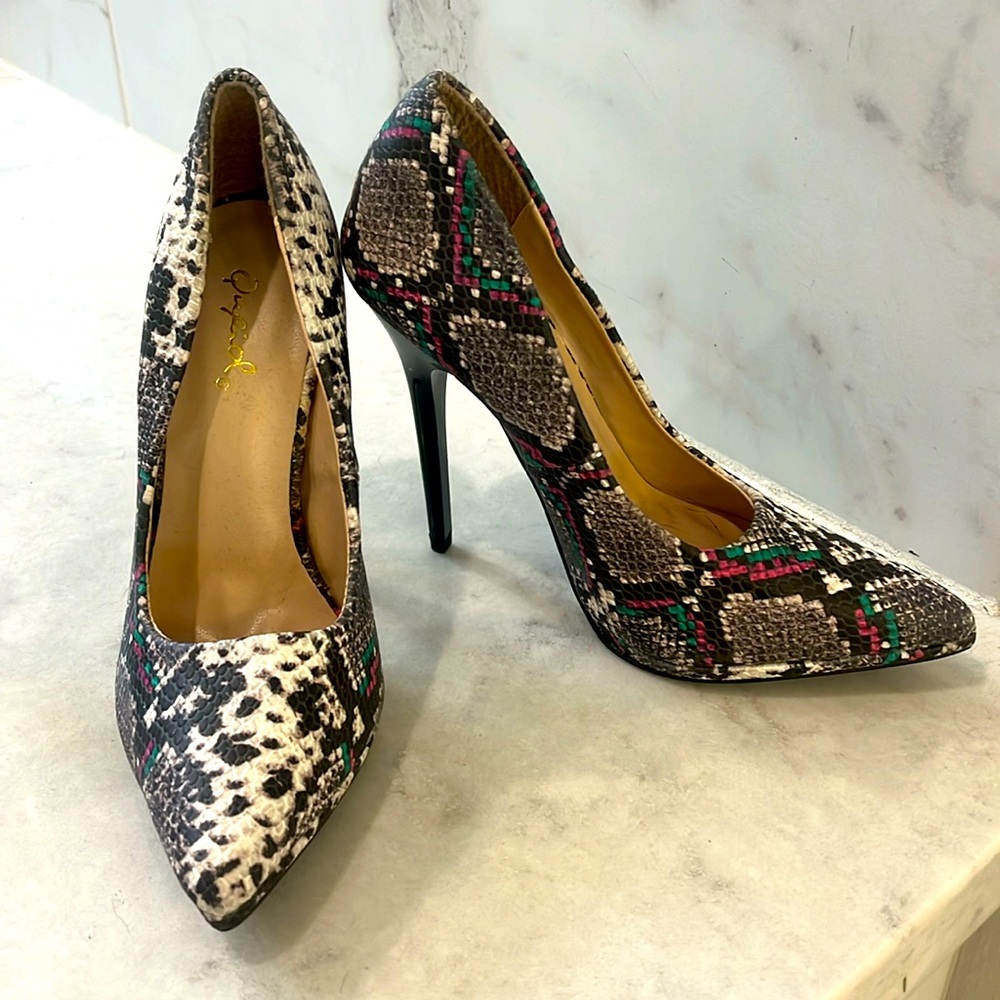 Qupid faux snakeskin multicolor heels, size 5, never worn